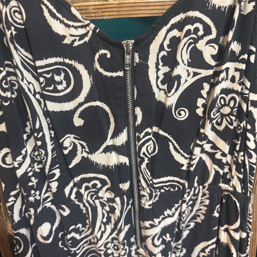 Elle Black and White Patterned Mini Dress - Picture 3 of 4